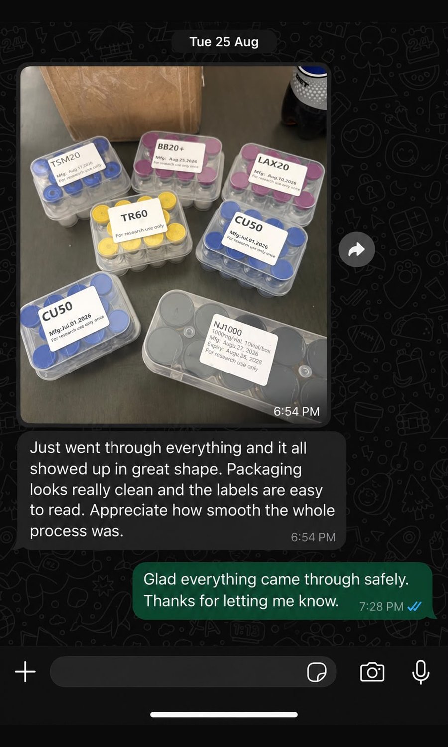 WhatsApp message dated 25 August 2026 with a photo of a NobelPepLab order beside its shipping box — TSM20, BB20+, LAX20, TR60, CU50 and NJ1000 vial trays. The customer writes that everything showed up in great shape, the packaging looks really clean and the labels are easy to read.